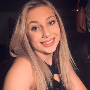 Meet your Posher, Alyssa